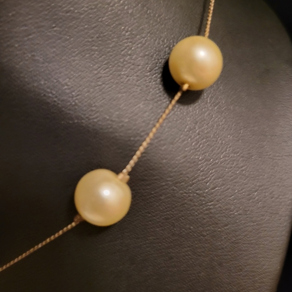 Vintage Faux Pearl Necklace - Picture 4 of 5